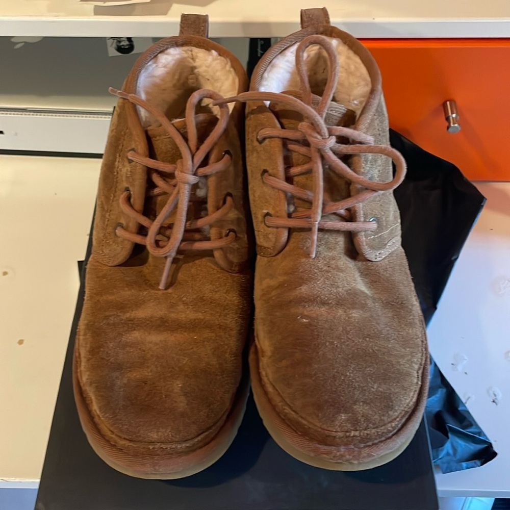 Men’s Ugg size 8 chestnut